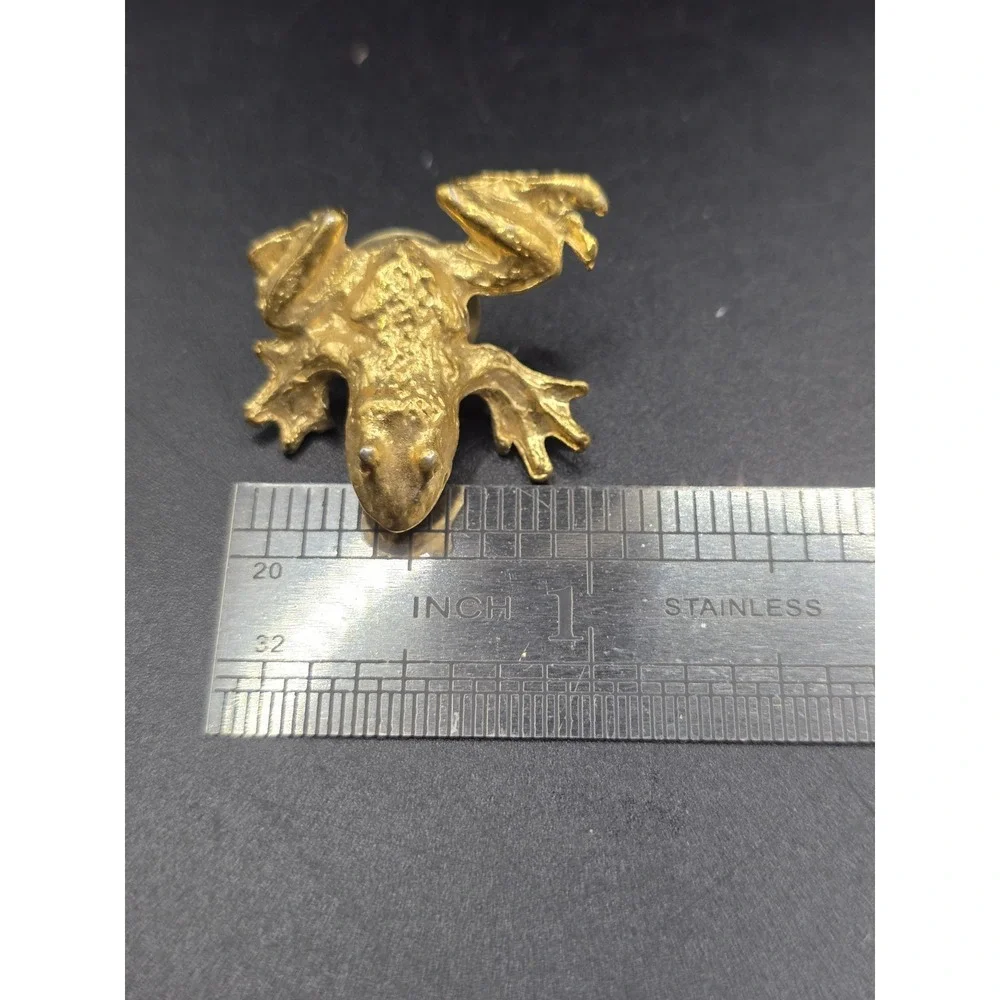 gold-tone frog Lapel Pin